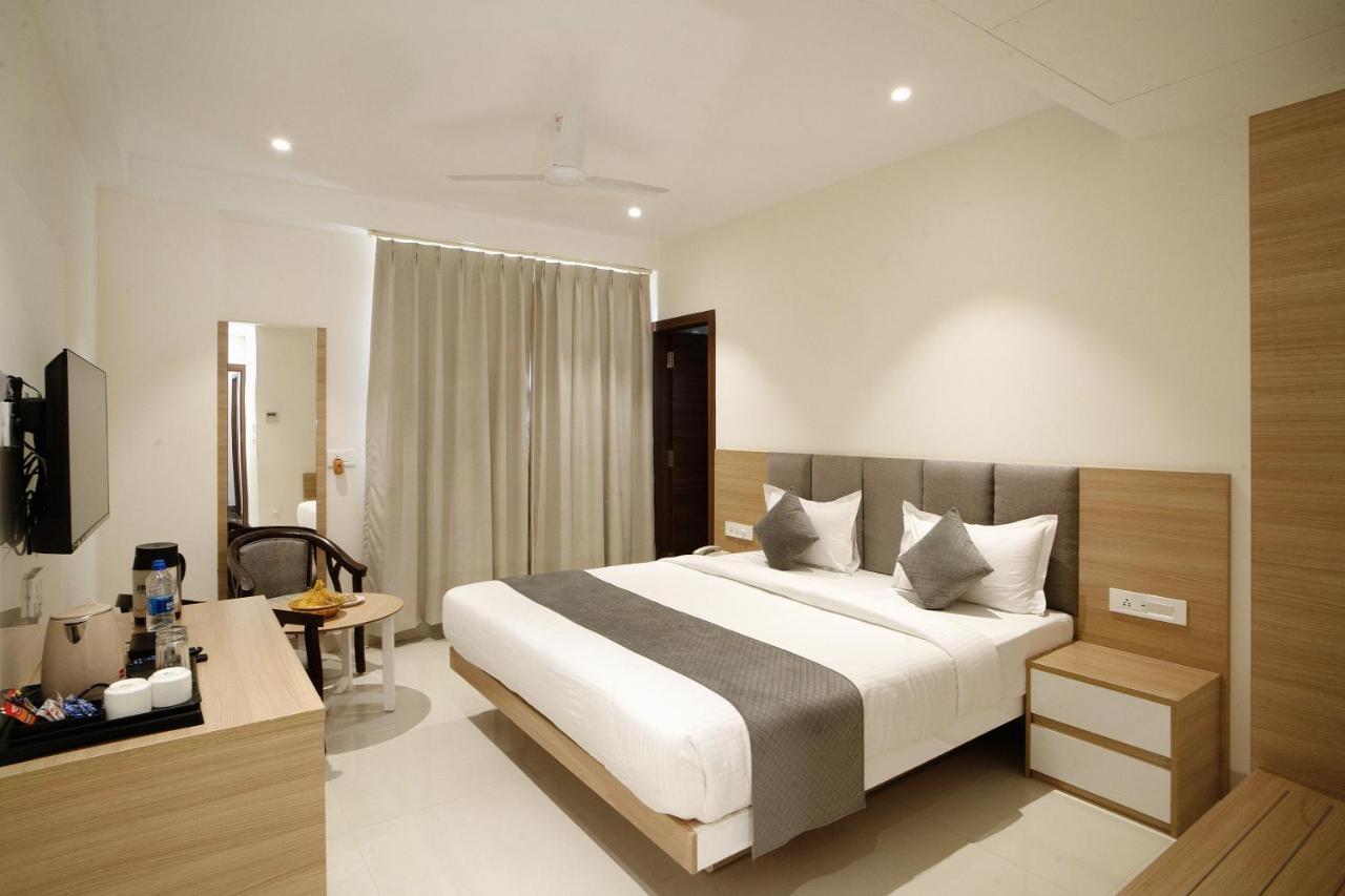 The Mangal View Residency - A Luxury Boutique Business Hotel Udaipur Buitenkant foto