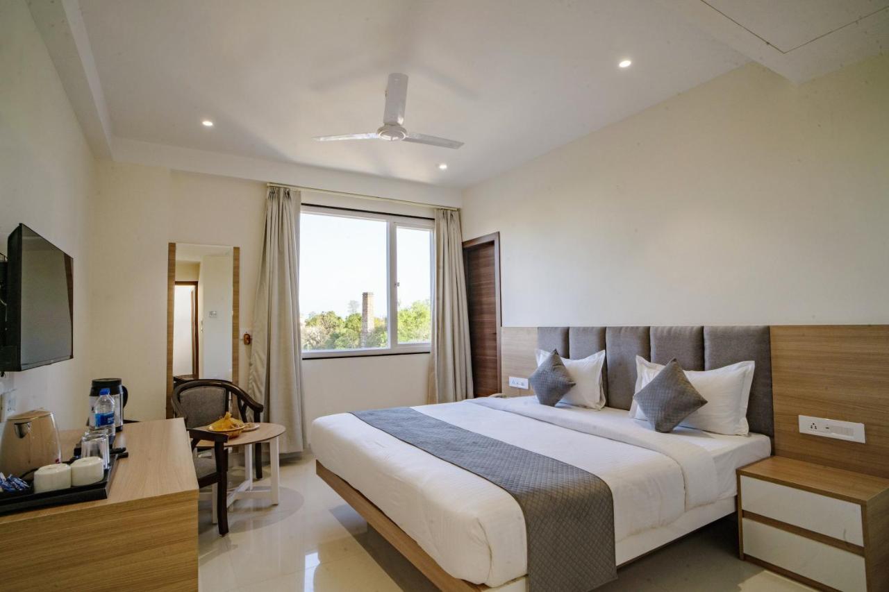 The Mangal View Residency - A Luxury Boutique Business Hotel Udaipur Buitenkant foto