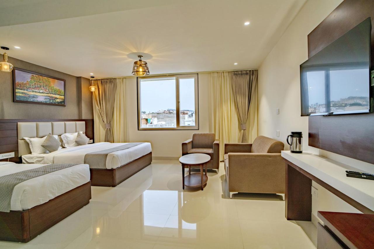The Mangal View Residency - A Luxury Boutique Business Hotel Udaipur Buitenkant foto