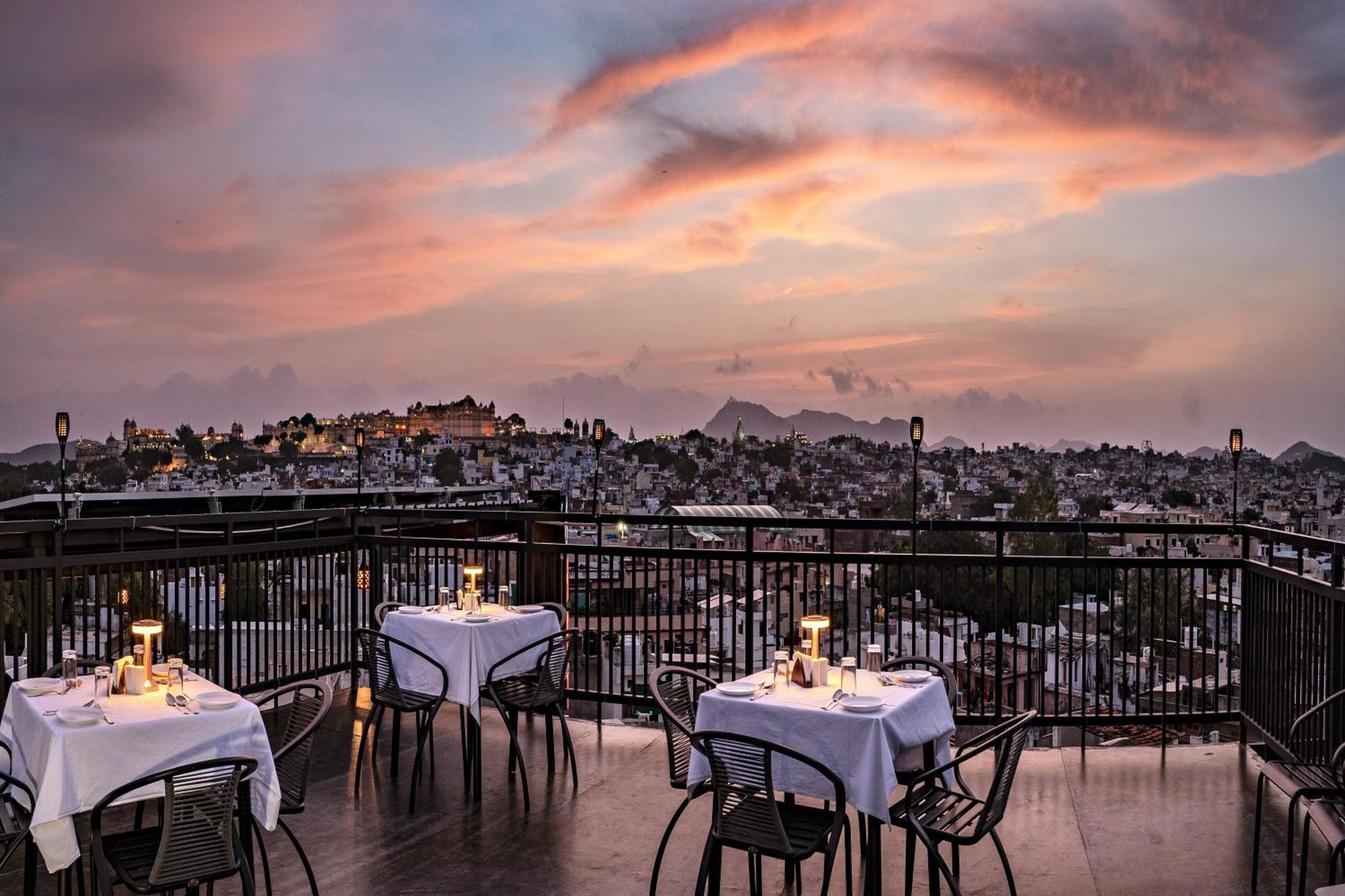 The Mangal View Residency - A Luxury Boutique Business Hotel Udaipur Buitenkant foto