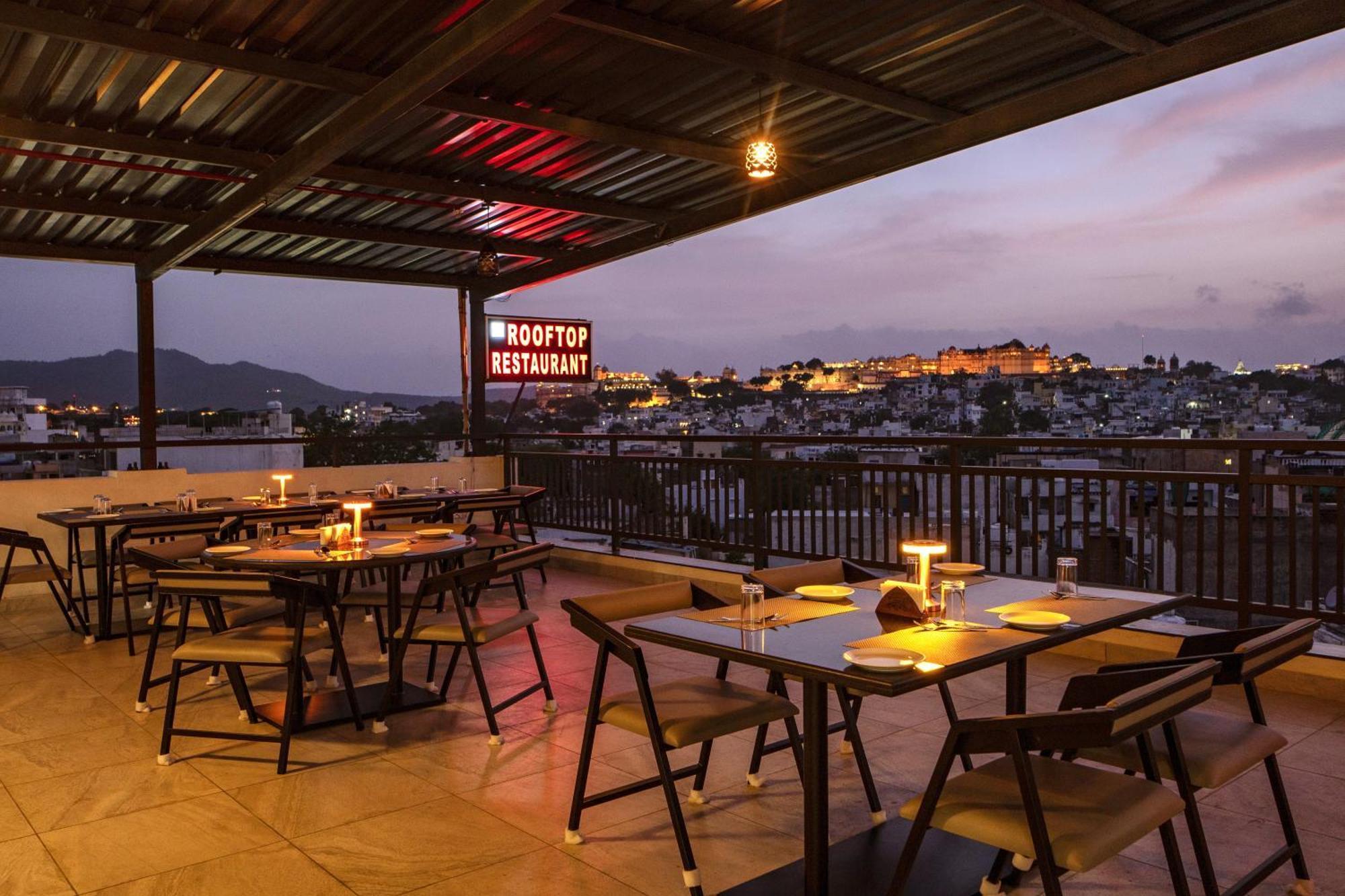 The Mangal View Residency - A Luxury Boutique Business Hotel Udaipur Buitenkant foto